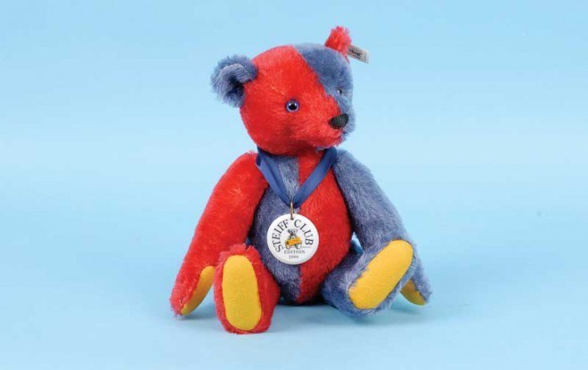 TOYMINT on X: In 2000, Steiff has collaborated with the world-famous brand  in fashion Louis Vuitton and created the most expensive teddy bear ever  sold. #toys #teddybear  / X