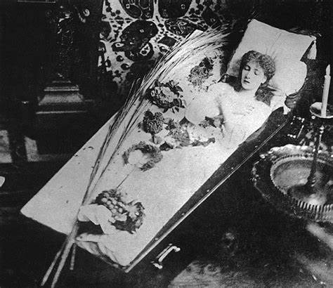 #4 Most Expensive Casket - Elizabeth Taylor Casket - $11,000
